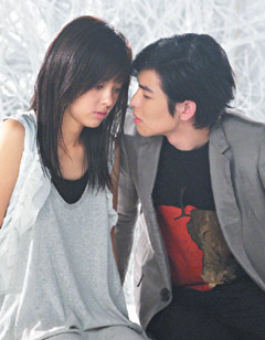 萧敬腾拍MV献银幕<em>初吻</em> 唇贴<em>女主角</em>一次搞定(