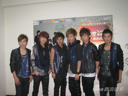 棒棒堂慈善音乐会拍卖私物 称广州个唱会有创新