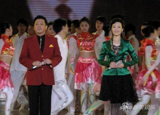 中国文联2010春晚在人民大会堂隆重举行(图)