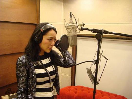 双子星座初始日王菲菲进棚录制单曲《双子》