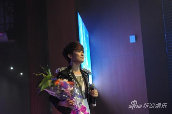 刘力扬唱响“爱在揭东”希望用歌声为慈善助力