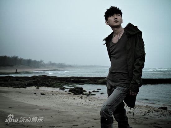  黄义达 《 微光 》MV首播 首款海报独家曝光