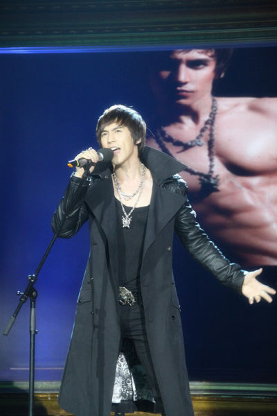 新好男人张伦硕宣传新剧 现场挑战《非同凡响