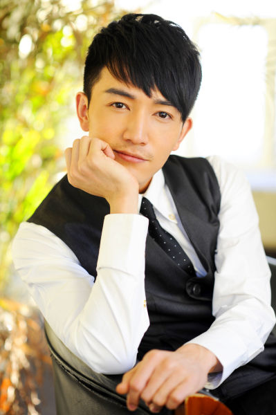 许诺《我死不了》唱出失恋男人内心独白