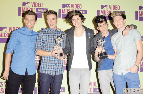 英国偶像男团One Direction秀文艺范儿|英国|男