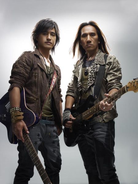 hebe否认登歌手 传动力火车杨乃文加盟