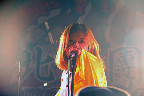 咖啡因乐队献唱首届New School音乐节