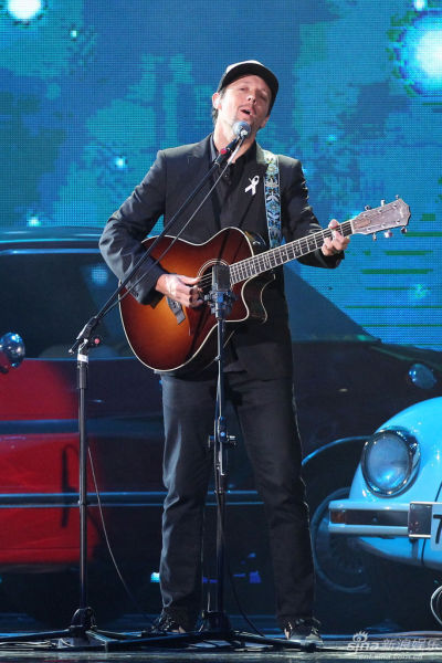 杰森玛耶兹开个唱 建议观众提前上厕所|杰森玛