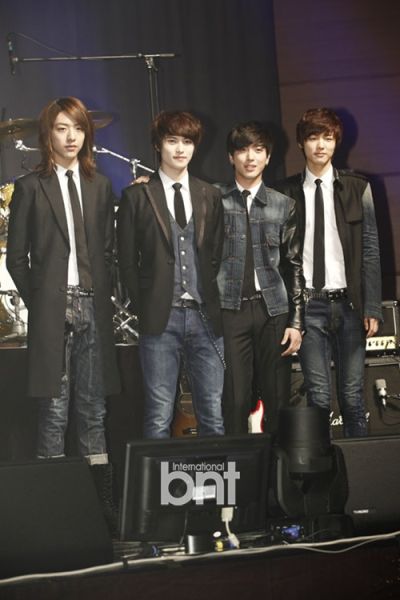 CNBLUE