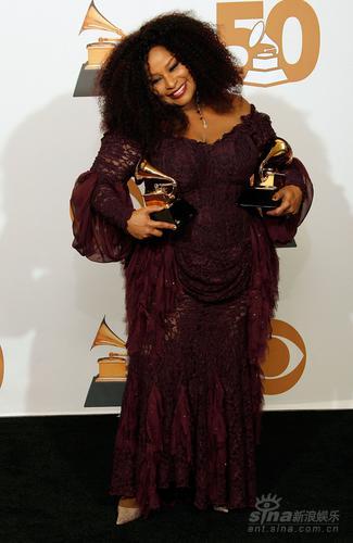 图文:灵魂乐天后Chaka Khan获R&B类最佳组合