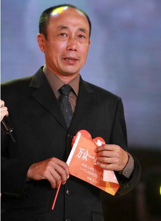 图文：“校园歌声迎奥运”明星助威团-孙海英
