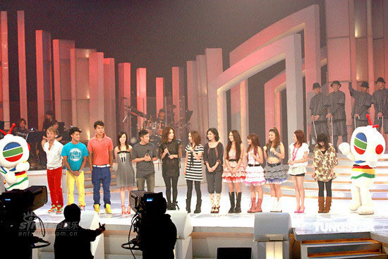 容祖儿蔡卓妍《劲歌金曲》热力登场【图】