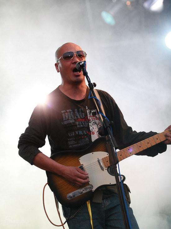 图文:龙水湖音乐节首日-苏阳乐队吉他手