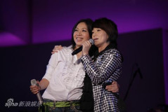 万芳巡演台北落幕最终场伍佰赵咏华助阵(组图)