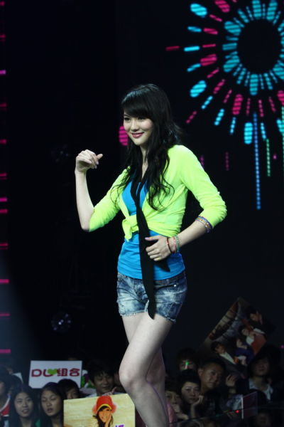 成都最美快女沐奕杉