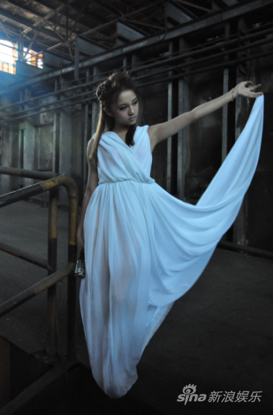 图文:快女MV花絮-付梦妮