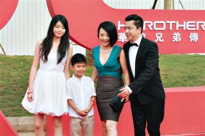 父亲节星爸忙不停 黄磊：带娃帮减肥