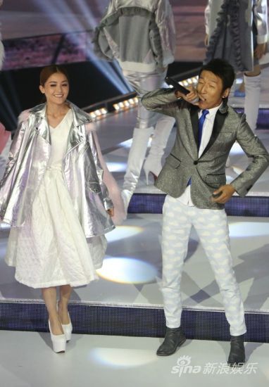 陈羽凡秀恩爱 力破与白百何婚变传闻 