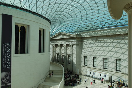 大英博物馆内景,左侧为马克思读书的阅览室