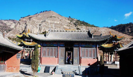 京郊寺院春游 > 正文   真武庙(亦即玄武庙),位于北京回龙观黄土东村