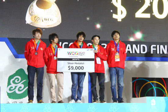2012WCG:DOTA2冠军IG战队颁奖现场-DOTA