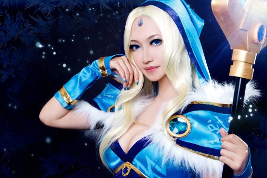 美女cosDOTA2英雄冰女