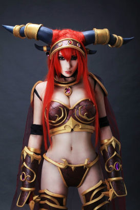 红龙女王coser微博控诉黑心经纪公司-新浪魔兽世