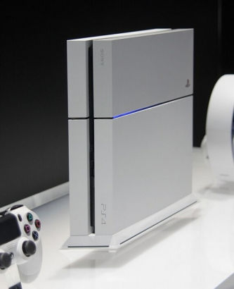 E3 2014:索尼白色款PS4实物超靓图集_电视游