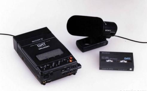 ▲索尼在1987年引入Digital Audio Tapes(DAT),随后在1990年引入Walkman录音和播放功能 ▲索尼在1987年引入Digital Audio Tapes(DAT),随后在1990年引入Walkman录音和播放功能