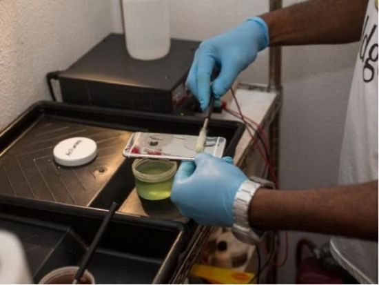 一部24K黄金版iPhone 6的诞生过程