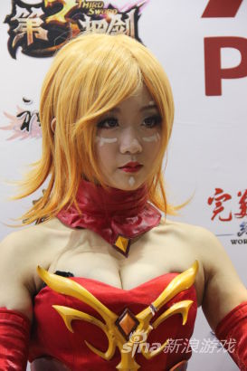 网博会现场：完美世界精美cos胸器来袭