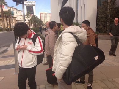 LGD战队出征D2L首日图集:820教练现身-DOT