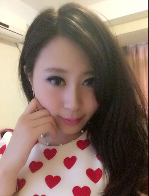 图为自爆与黄海波进行过交易的外围女吕欣潼.