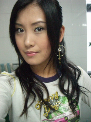 新浪十二美女客服UT专属房间魅力开放_网络游戏