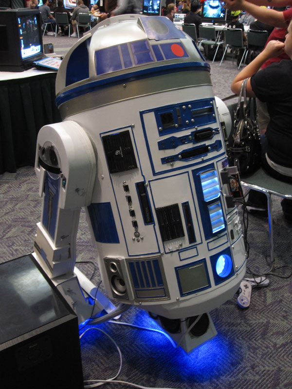 R2D2Ϸ