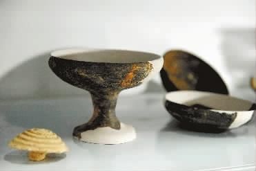 益阳市兔子山遗址考古发掘出土的大量形状各异的陶器