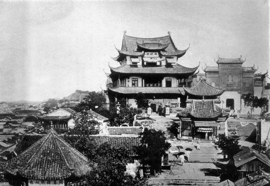 1907年秋,张之洞离鄂赴京任军机大臣。其门生为追慕张之洞,在武昌蛇山建风度楼,张之洞改其名为奥略楼 1907年秋,张之洞离鄂赴京任军机大臣。其门生为追慕张之洞,在武昌蛇山建风度楼,张之洞改其名为奥略楼