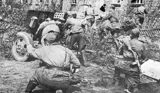 苏联炮兵在牡丹江地区参与攻击