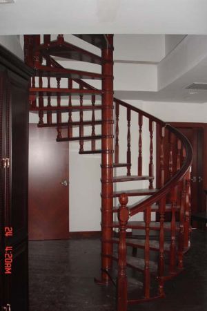 华丰楼梯进驻新浪青岛团购会成首个楼梯类商家