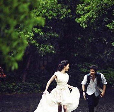  王力宏刘亦菲 家居婚纱照曝光 金童玉女超登对