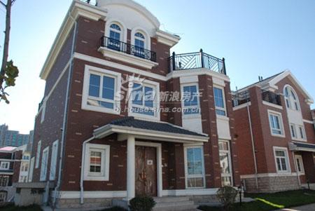 图为蝶泉花园项目独栋别墅实景