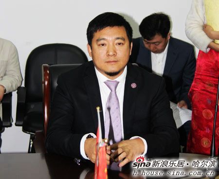 图为哈尔滨龙运汽配物流管理有限责任公司董事长满国金先生 图为哈尔滨龙运汽配物流管理有限责任公司董事长满国金先生
