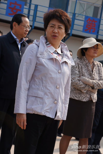 市长王桂芬及相关领导实地考察印象新城城市广