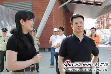 阎维文参观考察哈西客站地区建设(图)