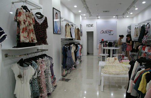 夏季开店卖什么服装?阿珍妮韩版潮流女装品牌加