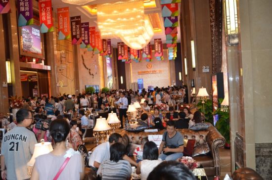 首期开盘即清盘+佛山南海万达广场二期步行街