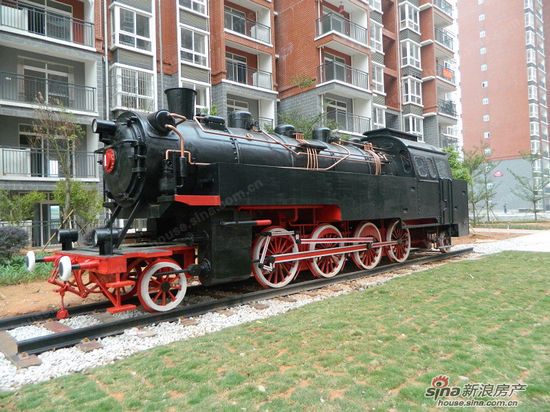润华尚城街区美式园林开放 蒸汽火车刮来美国