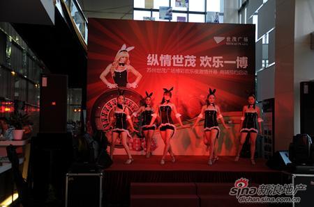 wanimal 兔 女郎 成龙 打 台球 兔 女郎 作陪 获 赠 龙 字 ...