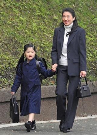日本皇室公主爱子只上第四节课(图)_日本