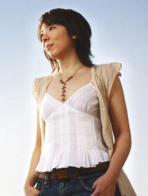 冈本真夜在抄袭事件后谨慎应对媒体(图)_日本